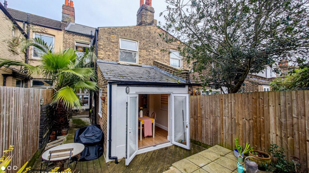 St. Johns Terrace, Plumstead Common, London, SE18