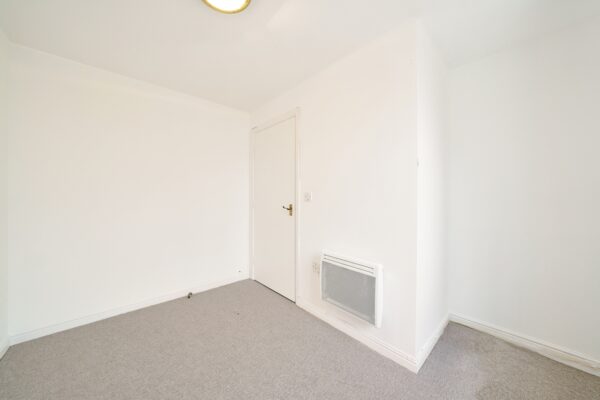Floathaven Close, London, SE28
