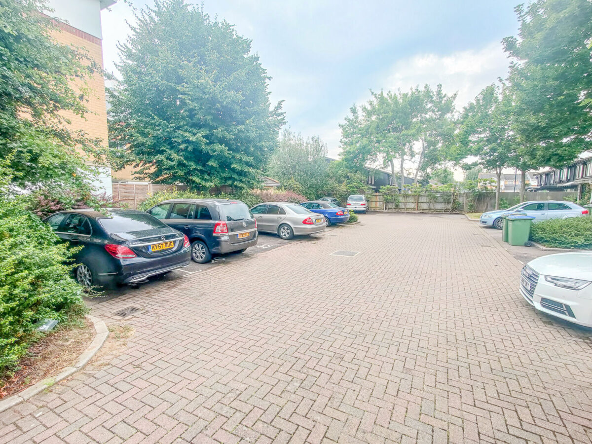 28, Birchdene Drive, Thamesmead, SE28