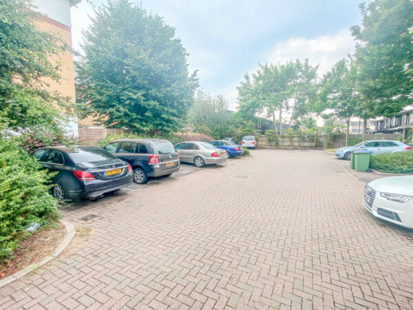 28, Birchdene Drive, Thamesmead, SE28