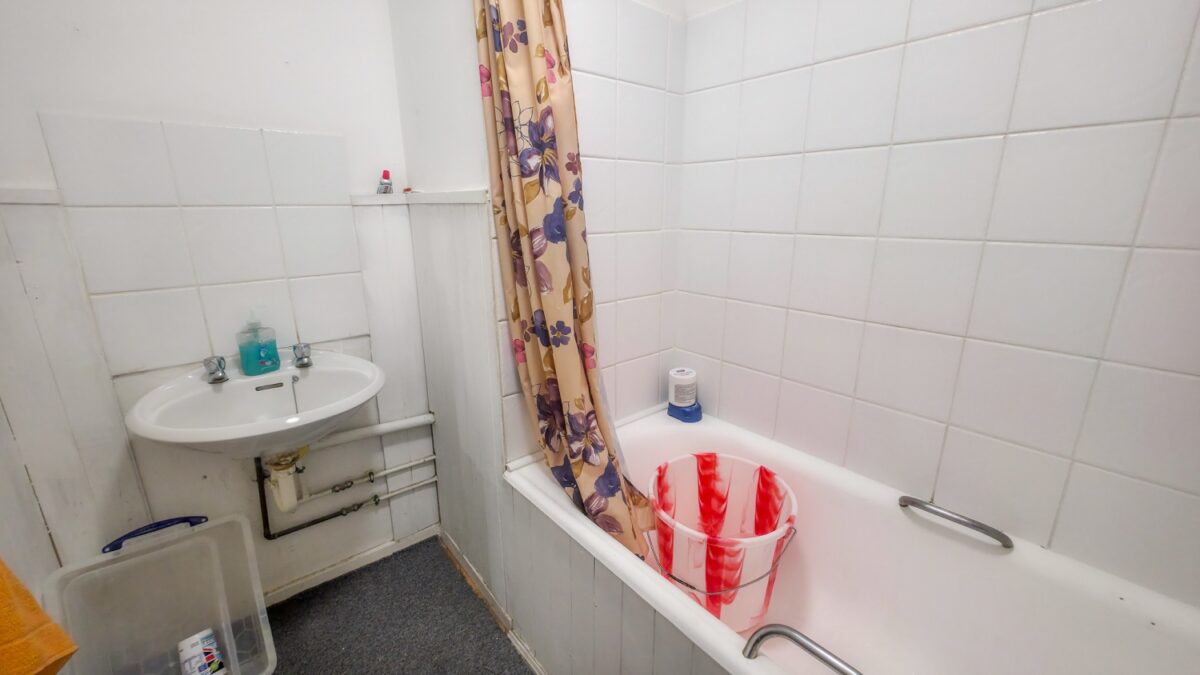 Flat 95 Wordsworth House, 6 Woolwich Common, London