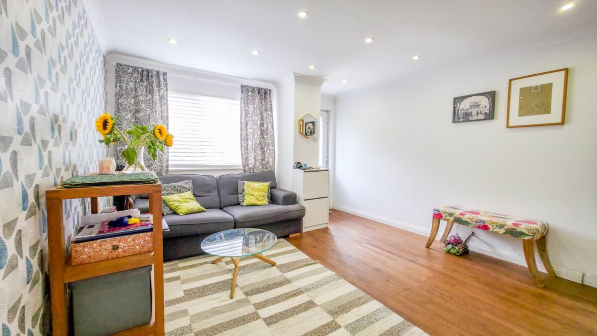 Avocet Mews, London, SE28