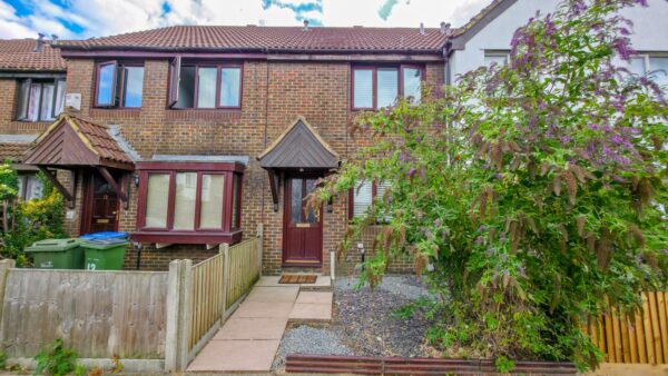 Avocet Mews, London, SE28