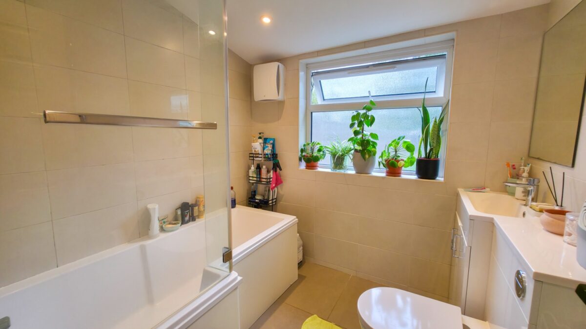 Overton Road, London, SE2