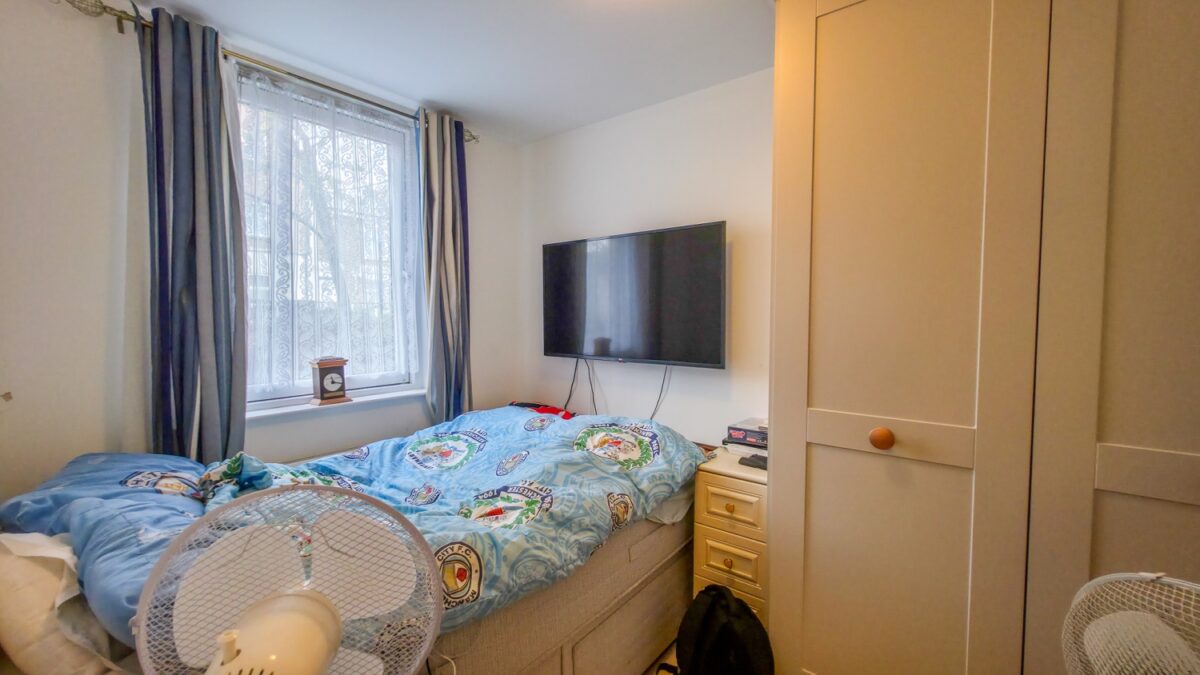 Schoolhouse Yard, Bloomfield Road, Woolwich, London, SE18