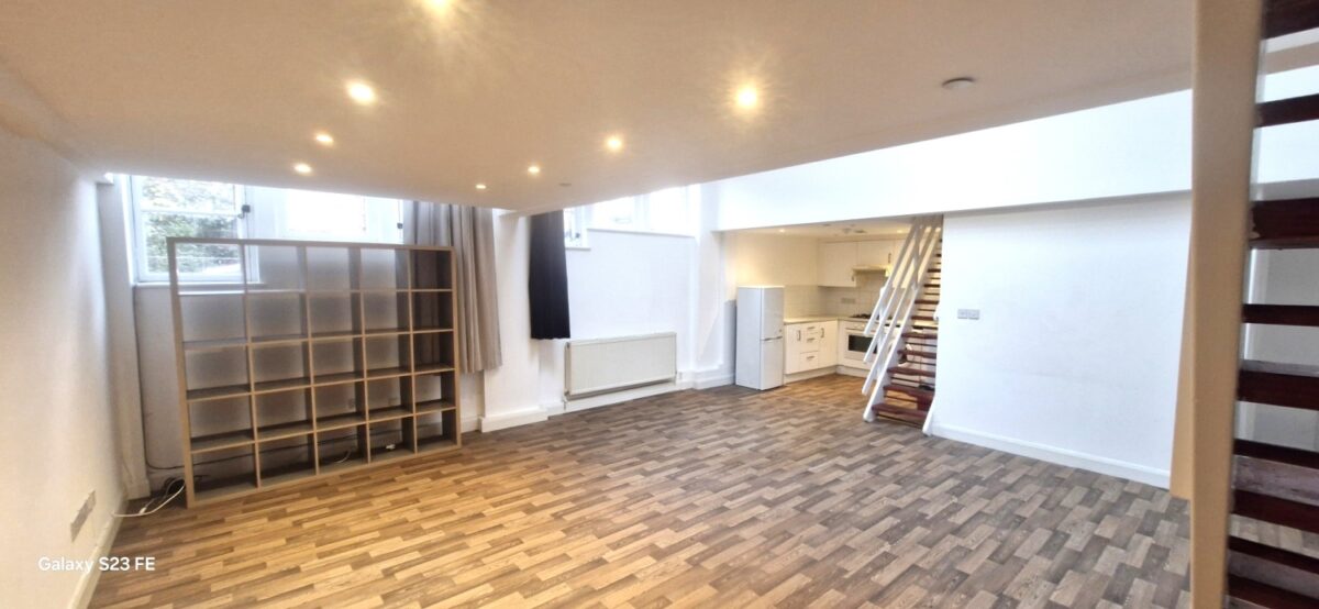 Uplands Close, London, SE18