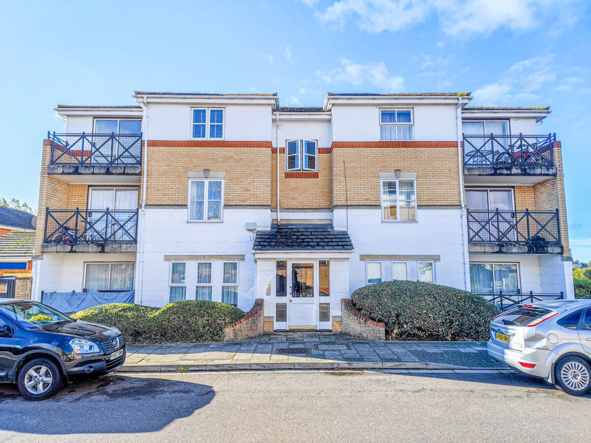 Princess Alice Way, Thamesmead, SE28