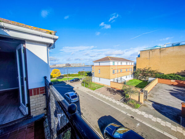 Princess Alice Way, Thamesmead, SE28