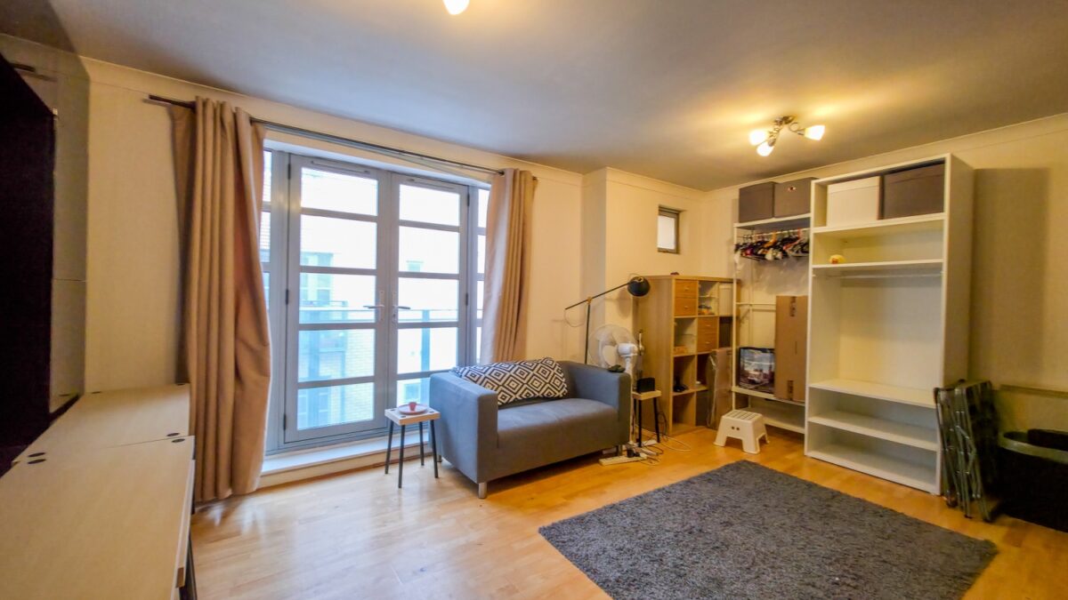 Charlesmere Gardens, Thames Reach, West Thamesmead, London, SE28