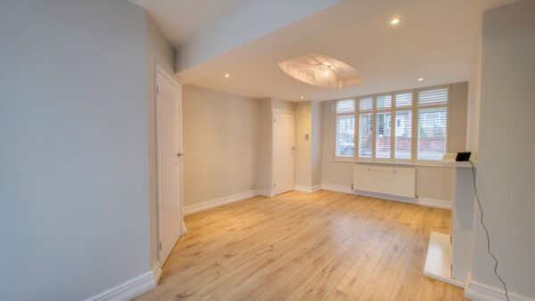 Elstree Gardens, Belvedere, DA17 5DR