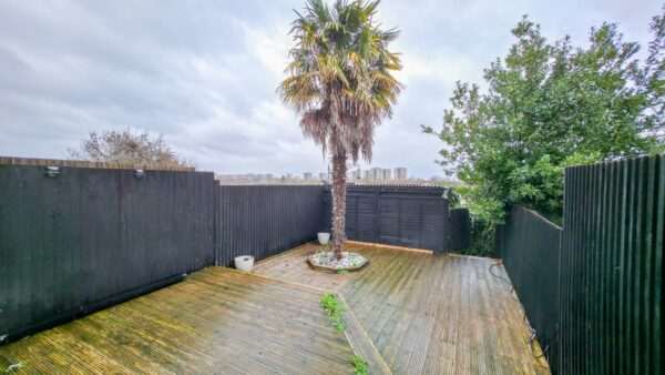 Elstree Gardens, Belvedere, DA17 5DR