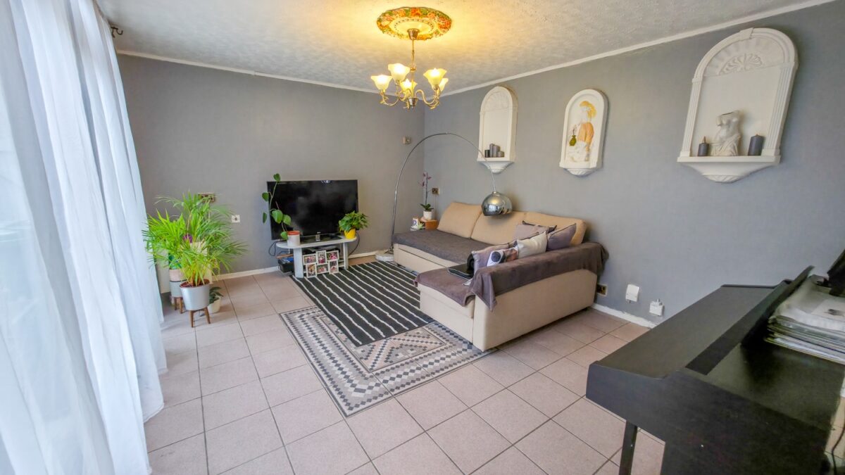 Lytton Strachey Path, Thamesmead, London, SE28