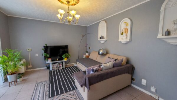 Lytton Strachey Path, Thamesmead, London, SE28