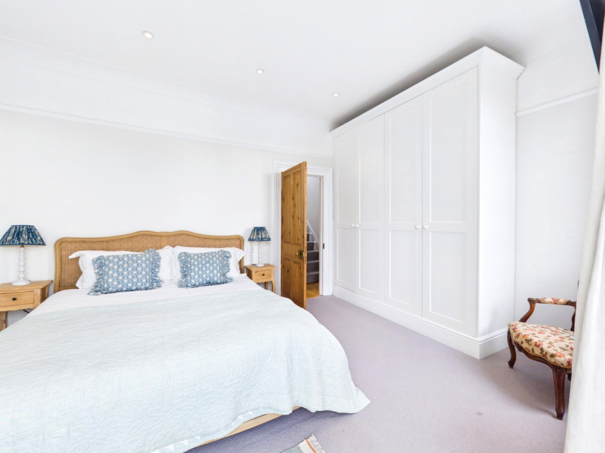 Charlton Church Lane, SE7 7AB