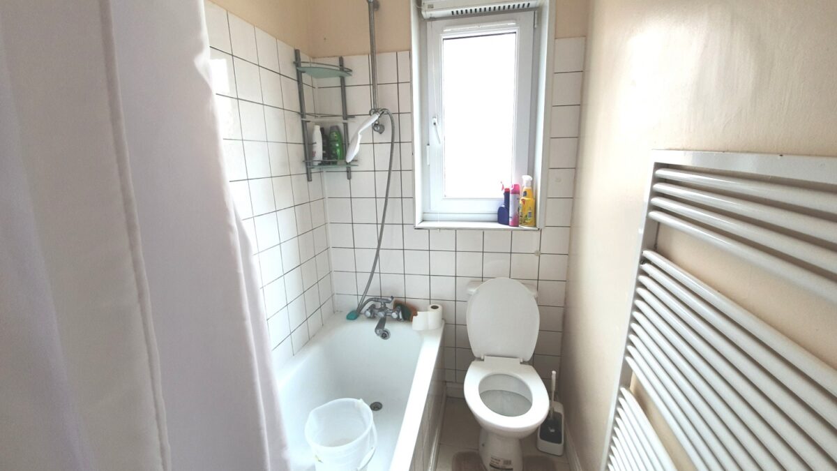 Barnfield Gardens , Plumstead, London, SE18
