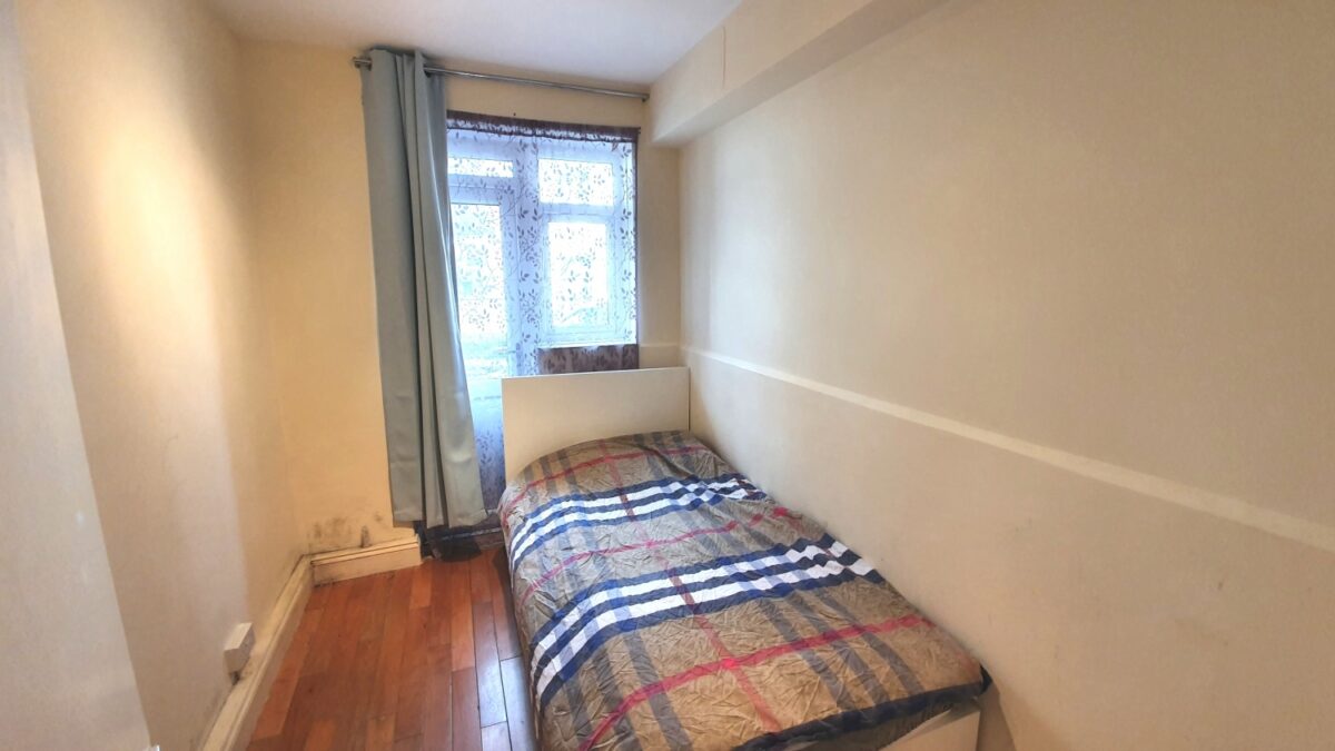 Barnfield Gardens , Plumstead, London, SE18