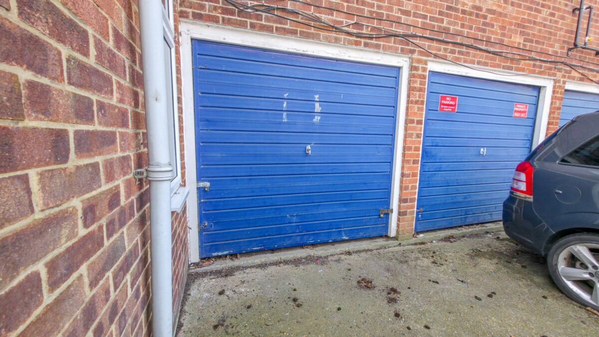Whernside Close, Thamesmead , London, SE28