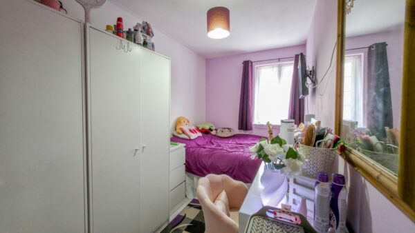 Longworth Close, Thamesmead, London, SE28