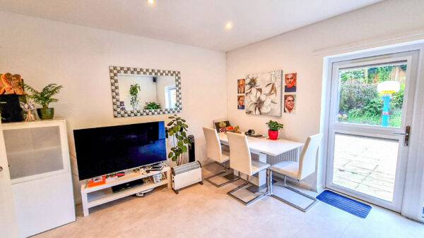 Potter Close, London, SE2