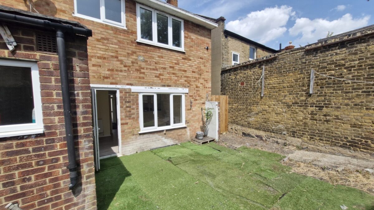 Sandy Hill Avenue, Woolwich, London, SE18