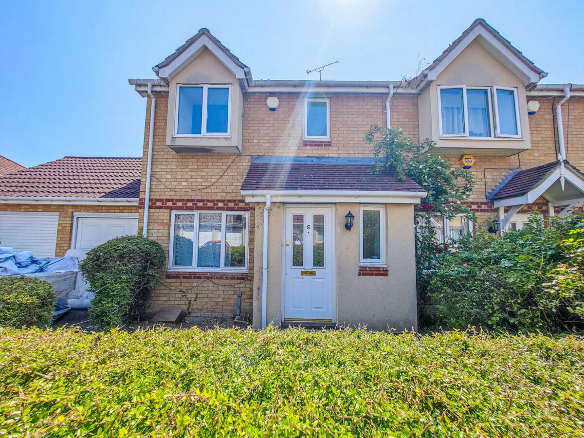 Martins Walk, West Thamesmead, London, SE28
