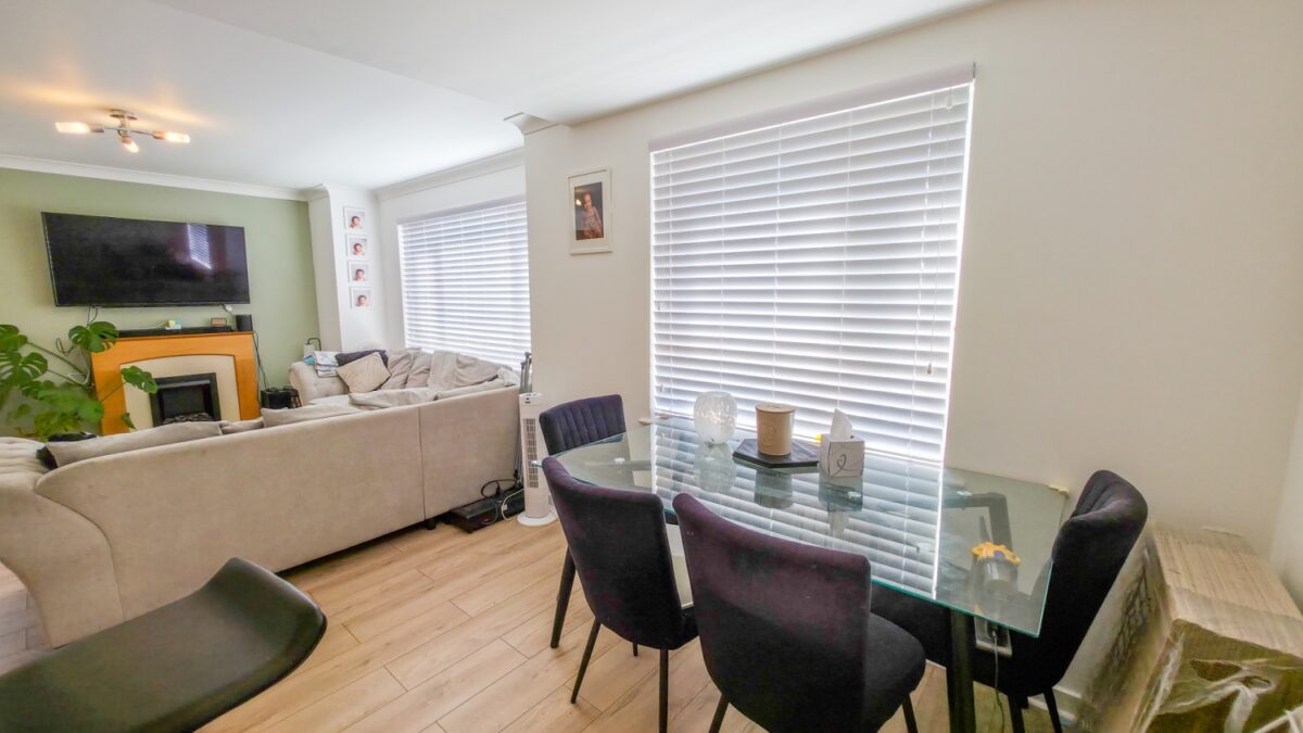 22 Meadowford Close, London, SE28