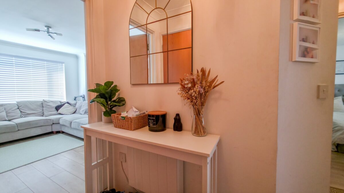 22 Meadowford Close, London, SE28