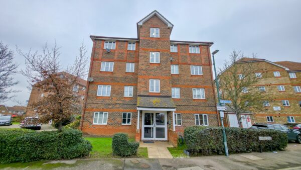Fairway Drive, North Thamesmead, London, SE28
