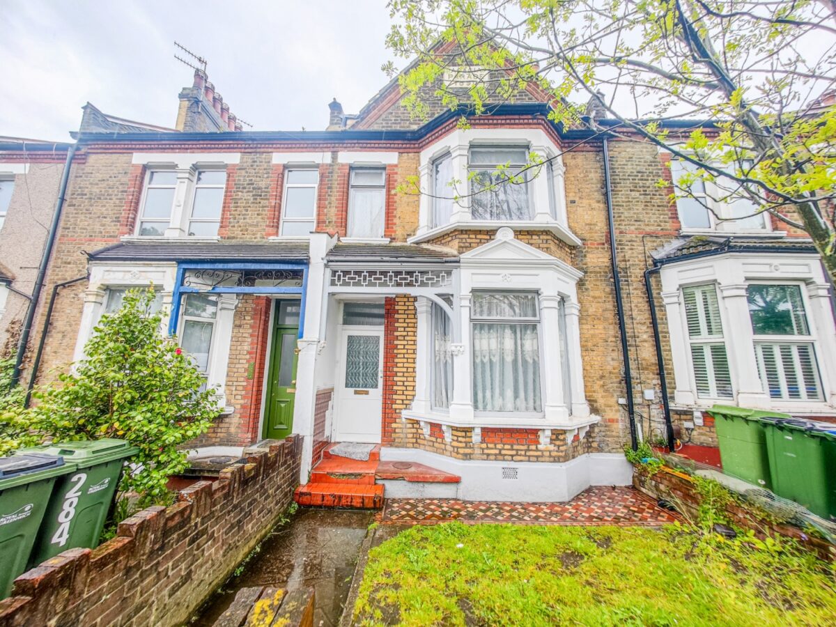 Plumstead Common Road, Plumstead, SE18 2RT