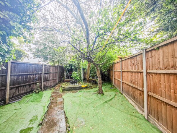 Plumstead Common Road, Plumstead, SE18 2RT