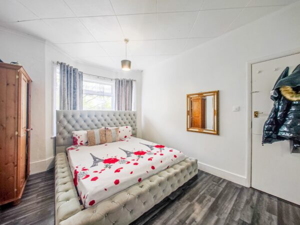 Plumstead Common Road, Plumstead, SE18 2RT