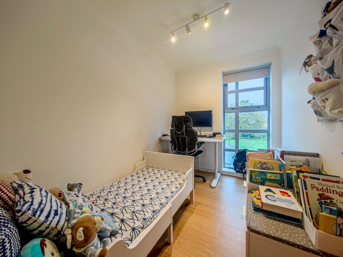 Charlesmere Gardens, West Thamesmead, London, SE28