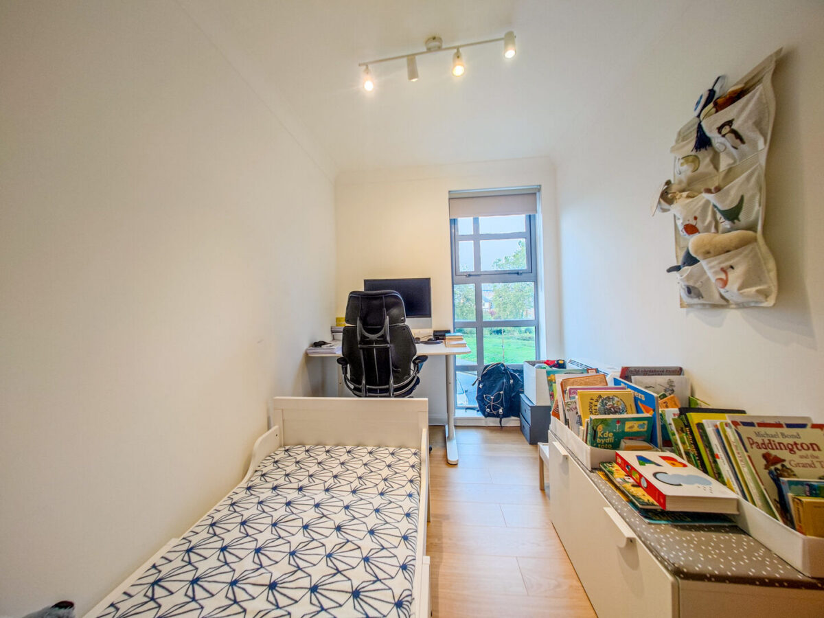 Charlesmere Gardens, West Thamesmead, London, SE28