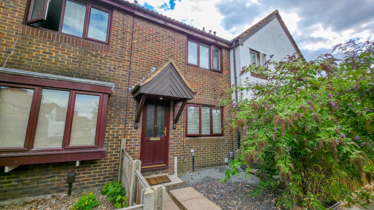 Avocet Mews, London, SE28