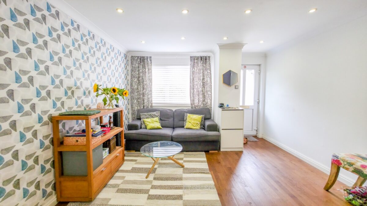 Avocet Mews, London, SE28